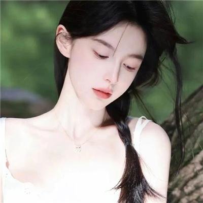 她比烟花寂寞